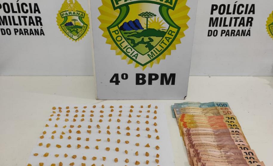 Em Maringá (PR), PM encaminha três pessoas e apreende 158 pedras de crack e 100 gramas de cocaína
