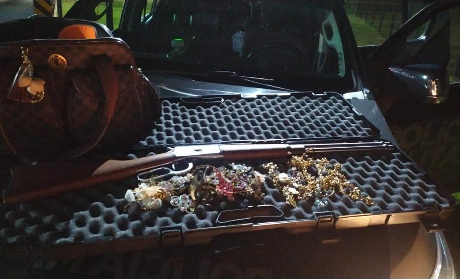 Em Londrina (PR), PM recupera joias e arma de fogo roubadas de uma residência em Sebastião de Amoreira (PR)