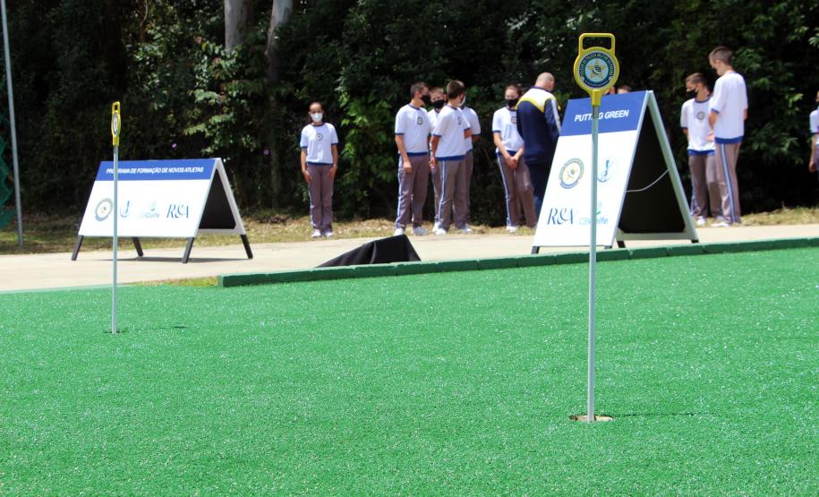 Colégio da Polícia Militar inaugura pista de golfe para alunos em Curitiba