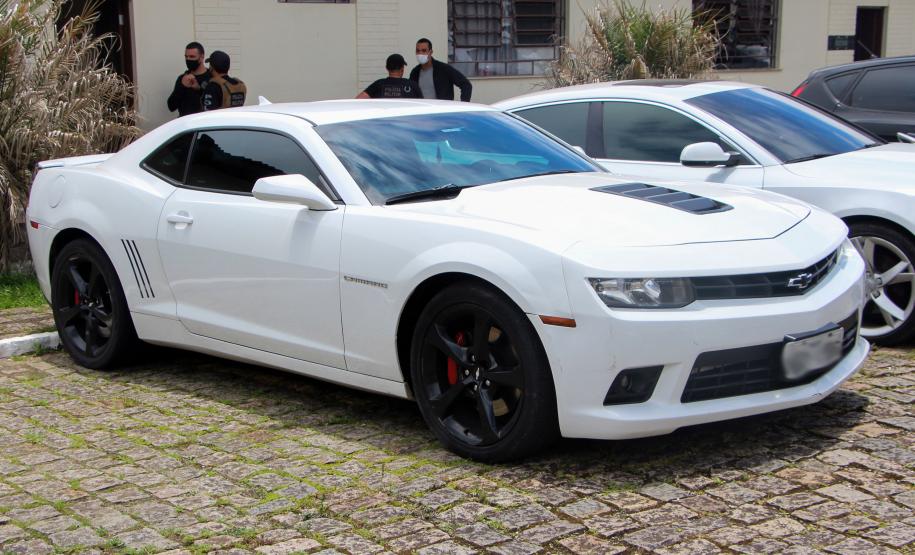 PM cumpre 41 mandados e apreende armas e carros de luxo na RMC e Litoral