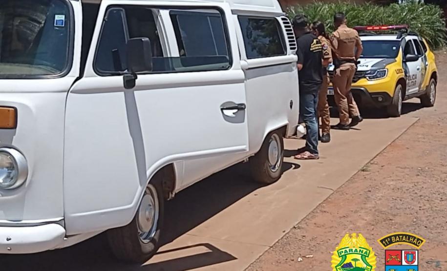 No interior do estado, policiais militares apreendem carga de cigarro roubada, recuperam duas Kombis e encaminham envolvidos no crime