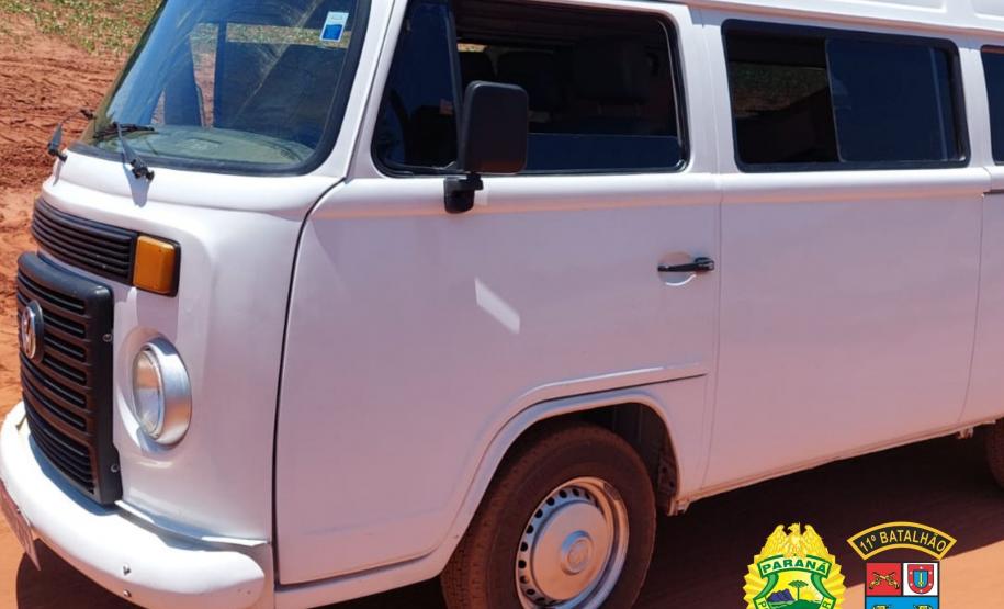 No interior do estado, policiais militares apreendem carga de cigarro roubada, recuperam duas Kombis e encaminham envolvidos no crime