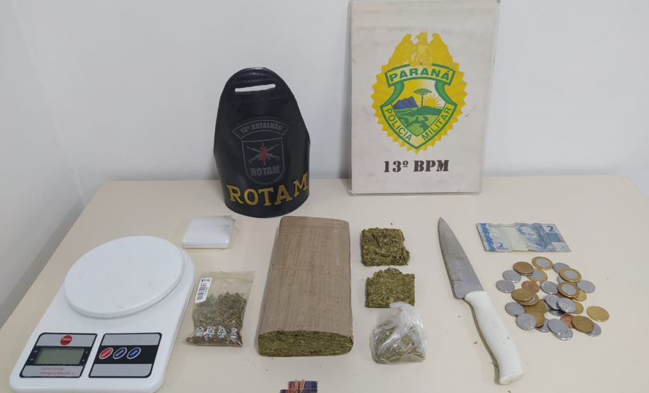 Em situações distintas, policiais militares prendem dois homens por tráfico de drogas e furto no Litoral do estado