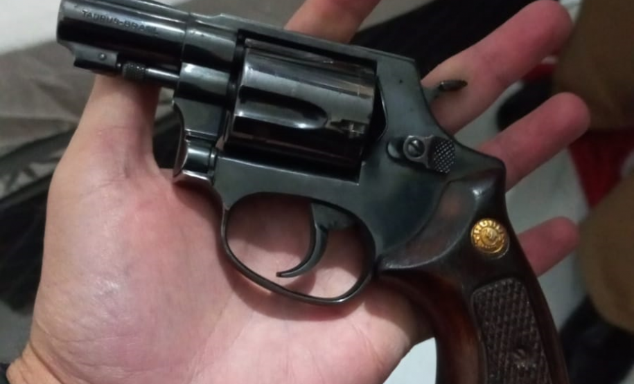 PM apreende armas e munições durante ocorrência em Palmas (PR)