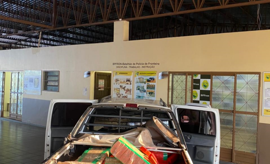 BPFRON apreende carga de maconha e encaminha motorista em Guaíra