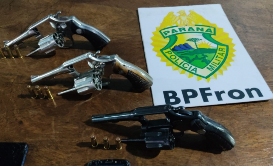 BPFRON recupera dois carros e apreende três armas de fogo em Guaíra, no Oeste do estado