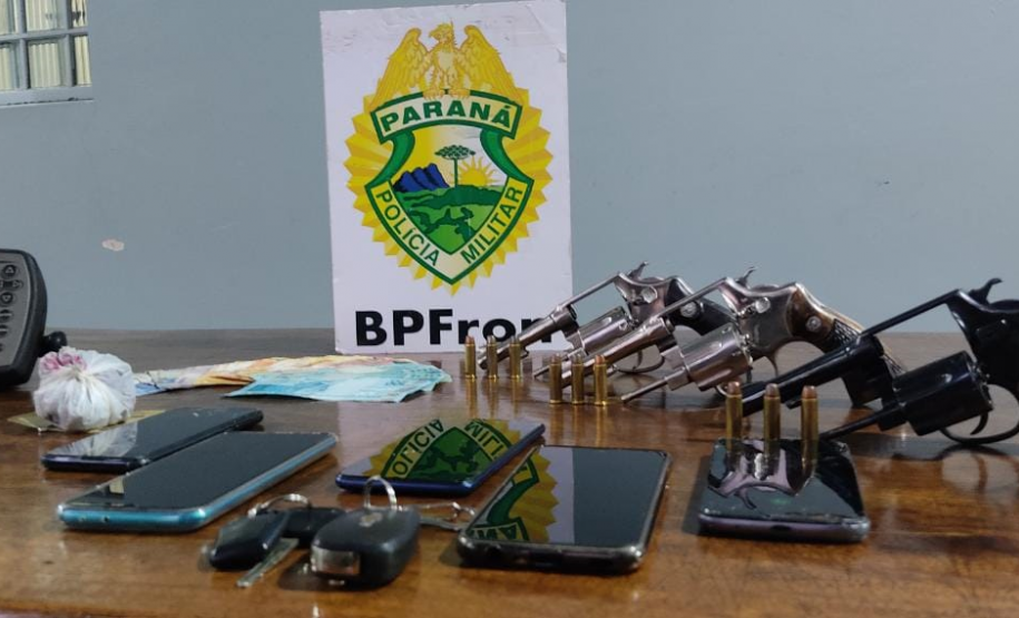 BPFRON recupera dois carros e apreende três armas de fogo em Guaíra, no Oeste do estado