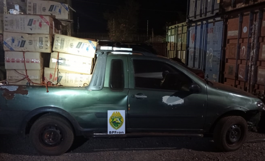 Policiais do BPFRON apreendem quatro carros, cigarros e pneus contrabandeados no Oeste do estado