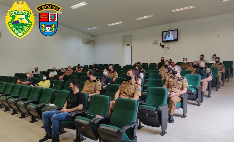 Policiais militares do 3º Batalhão da PM recebem Moção de Aplauso da Câmara Municipal