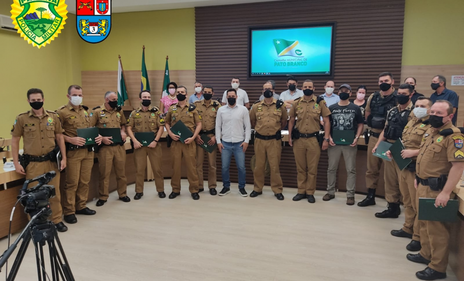 Policiais militares do 3º Batalhão da PM recebem Moção de Aplauso da Câmara Municipal