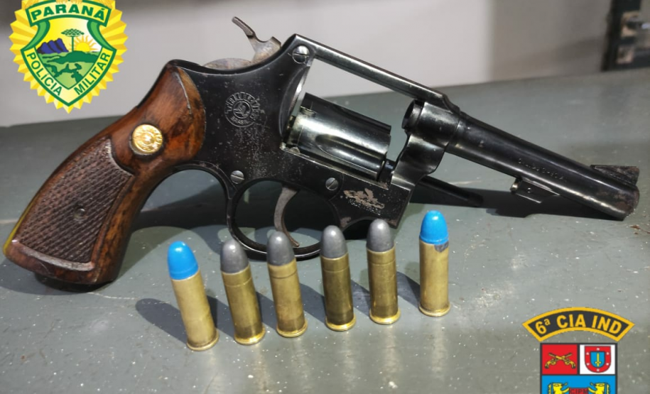 No Norte do estado, PM prende duas pessoas e apreende três armas de fogo e munições