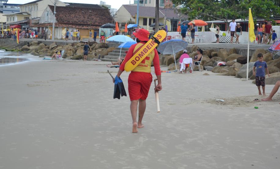 Corpo de Bombeiros fazem 126 salvamentos em oito dias de trabalho no Litoral