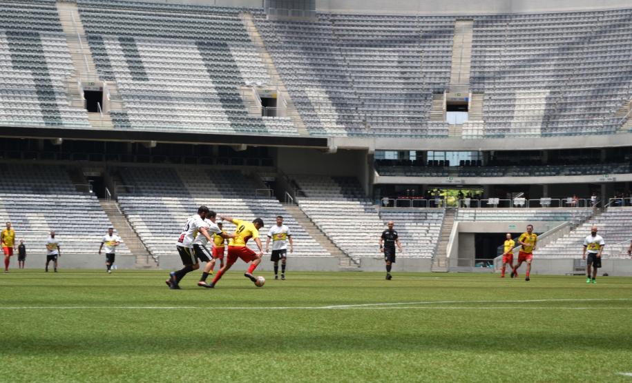 Operação Gol arrecada mais de uma tonelada de alimentos para famílias carentes
