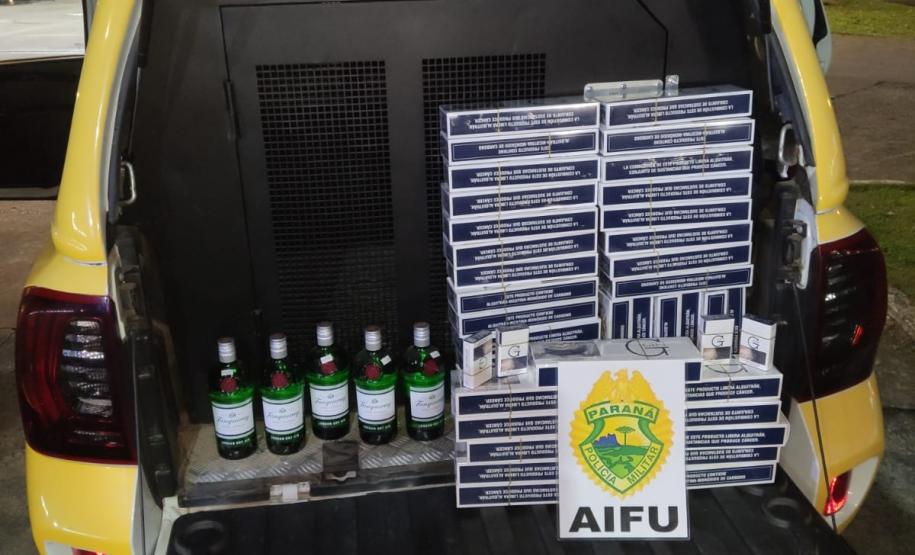 AIFU apreende mais de 400 maços de cigarros e bebidas contrabandeadas em Curitiba