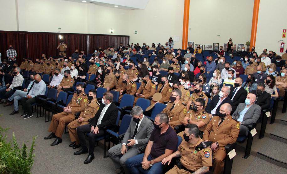 Batalhão responsável pelo policiamento na Região Leste de Curitiba comemora 15 anos de criação com homenagem a efetivo