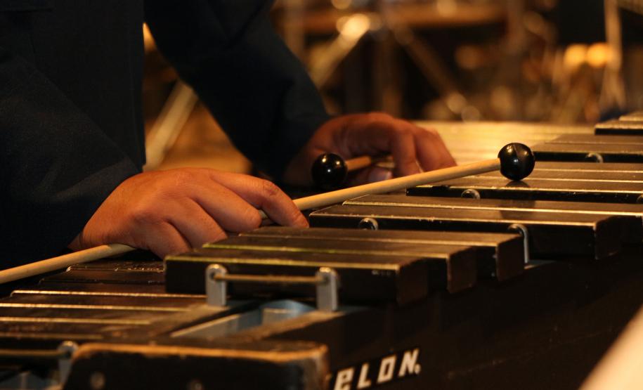 Concerto de Natal da Banda da PMPR emociona público no Teatro Guaíra e arrecada mais de duas toneladas de alimentos