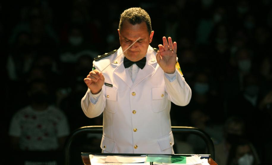 Concerto de Natal da Banda da PMPR emociona público no Teatro Guaíra e arrecada mais de duas toneladas de alimentos