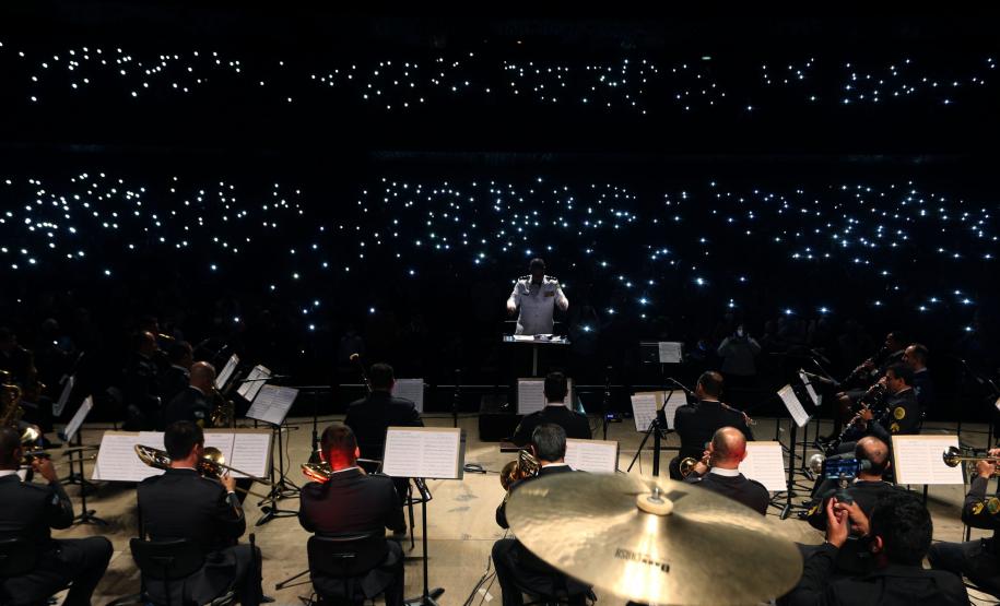 Concerto de Natal da Banda da PMPR emociona público no Teatro Guaíra e arrecada mais de duas toneladas de alimentos