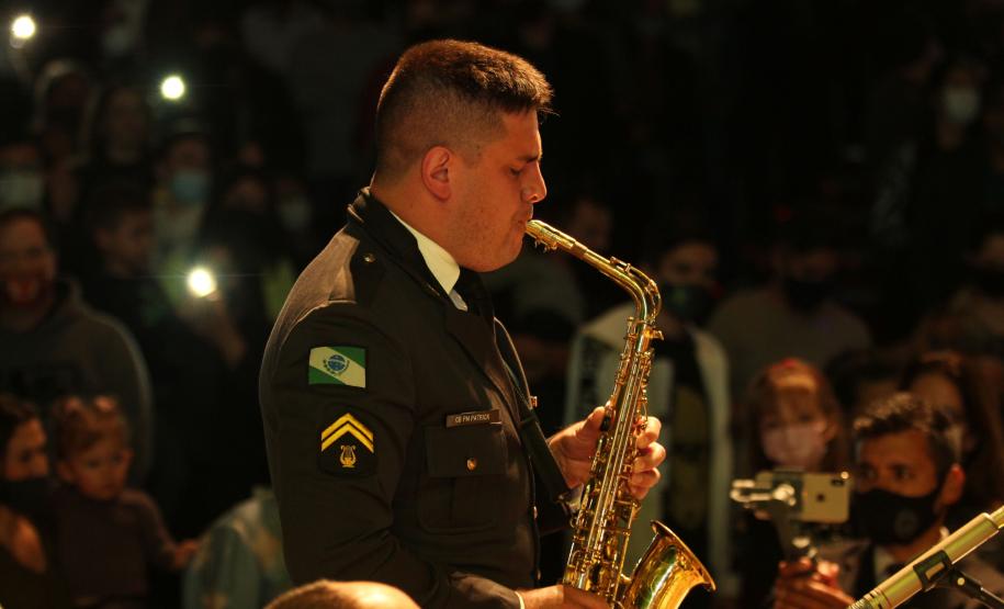 Concerto de Natal da Banda da PMPR emociona público no Teatro Guaíra e arrecada mais de duas toneladas de alimentos