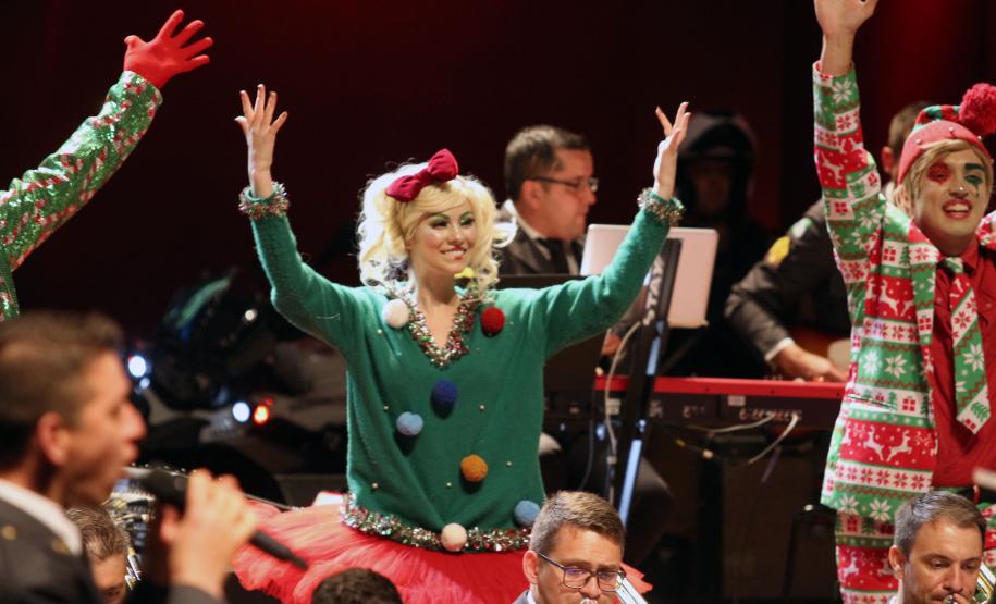Concerto de Natal da Banda da PMPR emociona público no Teatro Guaíra e arrecada mais de duas toneladas de alimentos