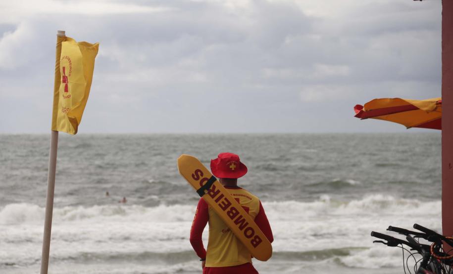Corpo de Bombeiros faz mais de 9 mil orientações e 15 resgates no Litoral no final de semana