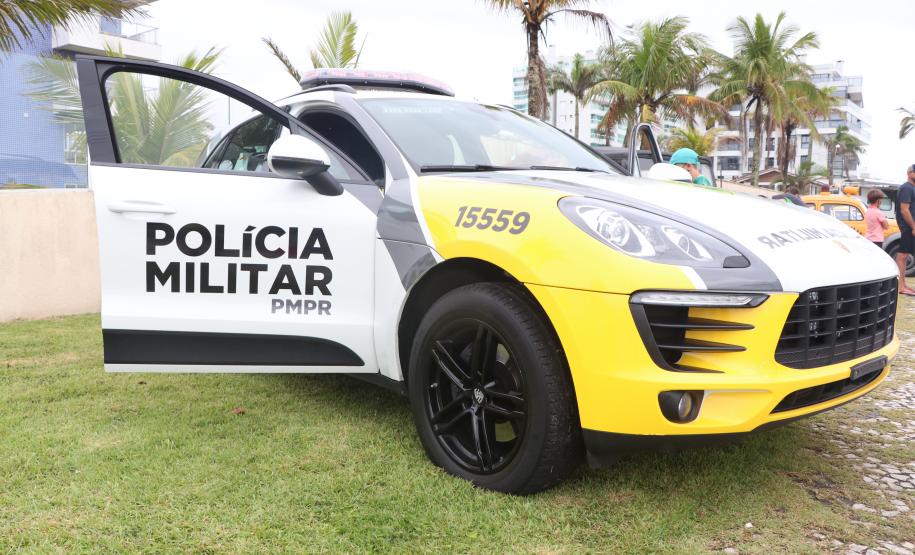 Ciclo de exposições da PM atrai dezenas de crianças e adultos nas praias do Litoral