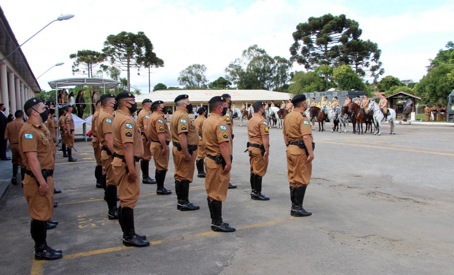 RPMon forma 16 oficiais no Curso de Policiamento Montado em Curitiba