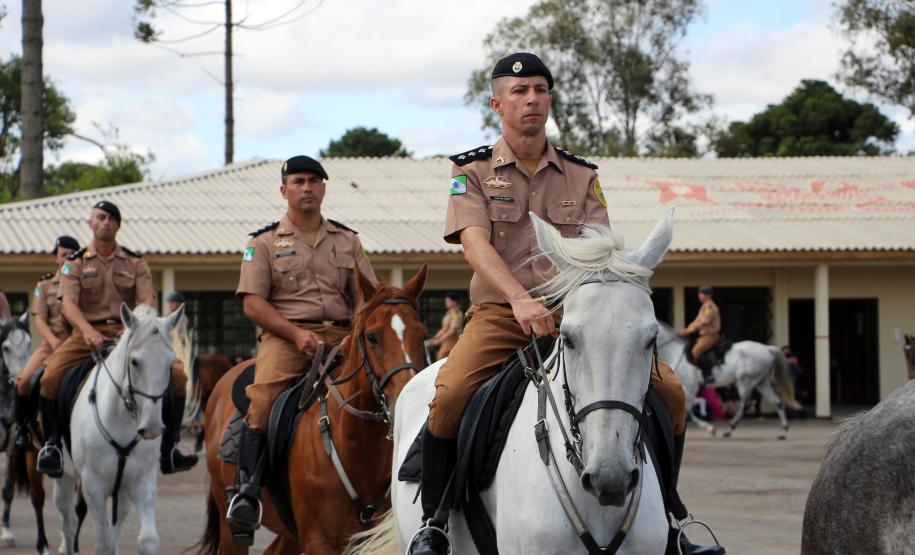 RPMon forma 16 oficiais no Curso de Policiamento Montado em Curitiba