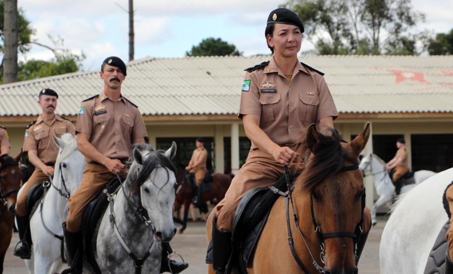 RPMon forma 16 oficiais no Curso de Policiamento Montado em Curitiba
