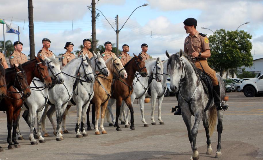 RPMon forma 16 oficiais no Curso de Policiamento Montado em Curitiba