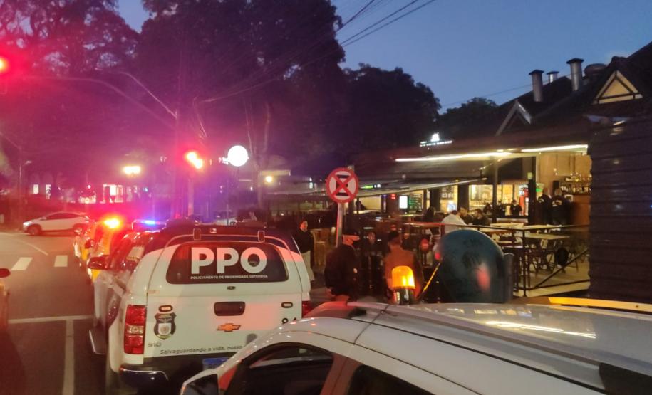 AIFU apreende arma de fogo e mais de 60 essências de narguilé durante operação em Curitiba e Litoral