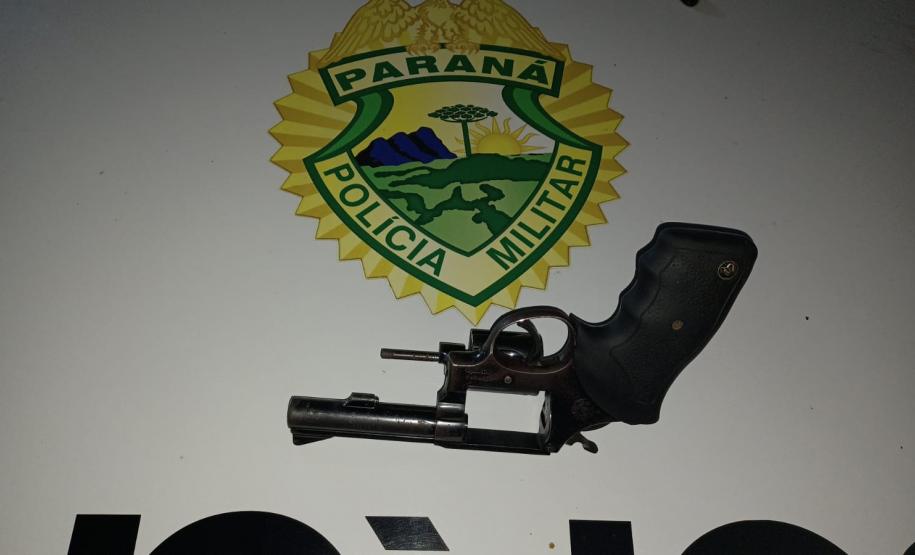 AIFU apreende arma de fogo e mais de 60 essências de narguilé durante operação em Curitiba e Litoral