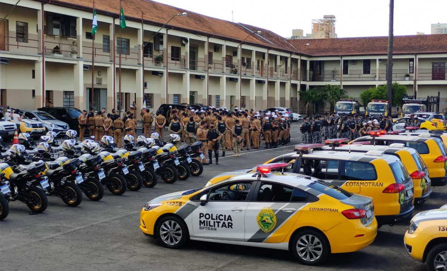 Com a operação Cinturão, PM recolhe 53 veículos irregulares e encaminha três pessoas por porte de drogas