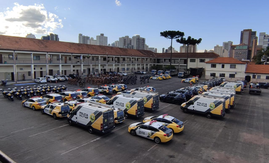 Com a operação Cinturão, PM recolhe 53 veículos irregulares e encaminha três pessoas por porte de drogas