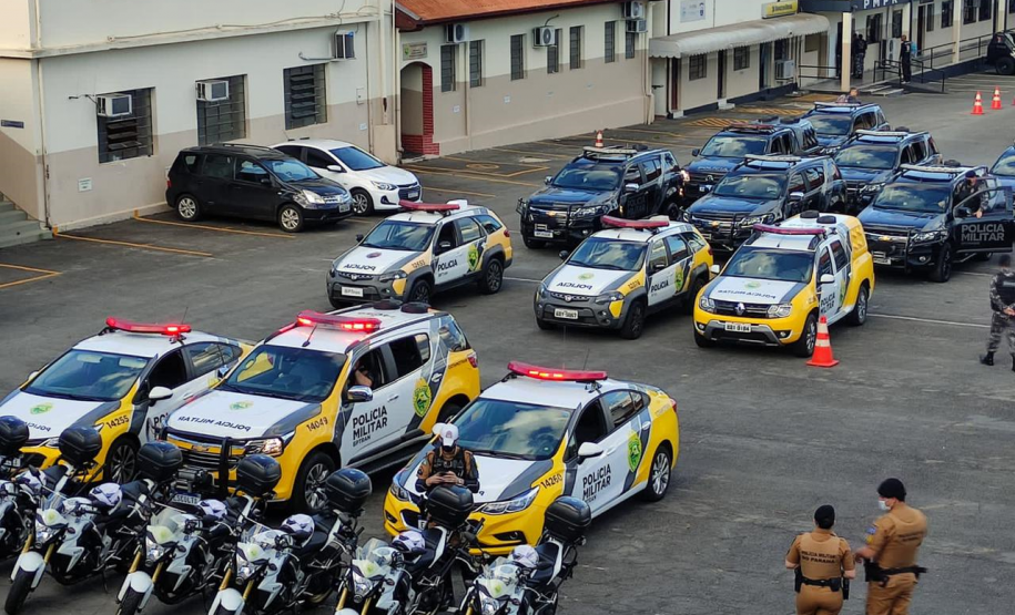 Com a operação Cinturão, PM recolhe 53 veículos irregulares e encaminha três pessoas por porte de drogas