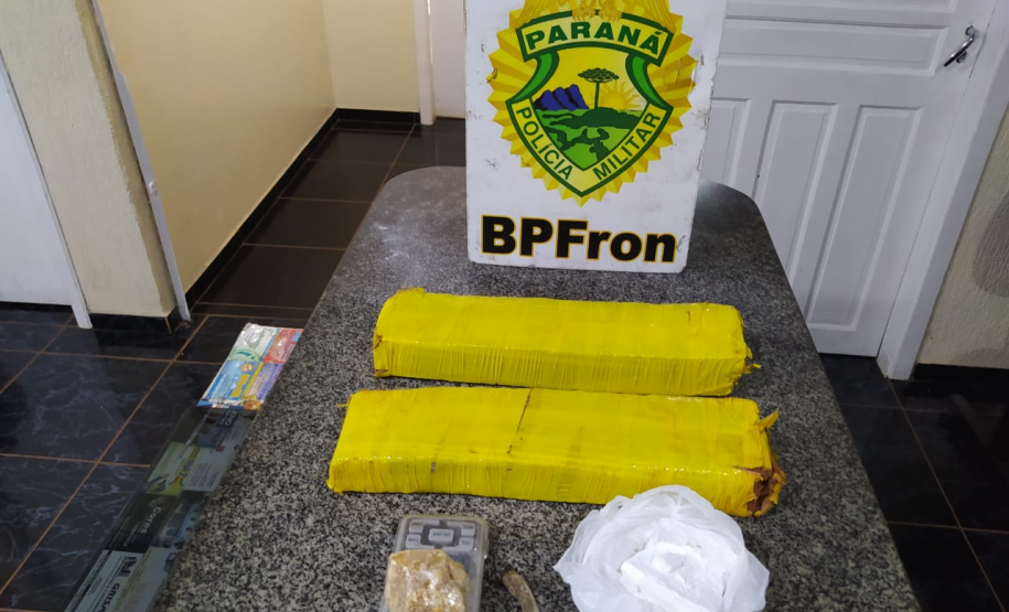 BPFRON apreende mais de 600 gramas de cocaína e 2,5 mil pacotes de cigarros no Oeste do estado