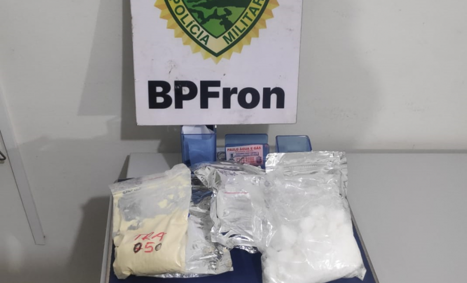 BPFRON apreende mais de 600 gramas de cocaína e 2,5 mil pacotes de cigarros no Oeste do estado