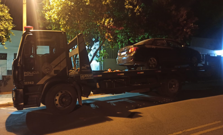 BPFron apreende bebidas contrabandeadas, carros e cumpre Mandados Judiciais no Oeste do estado