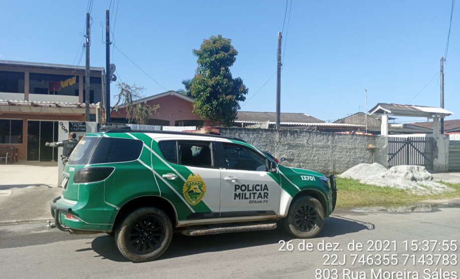 Polícia Ambiental resgata 42 aves silvestres e aplica multa de R$ 34,5 mil em Matinhos (PR)