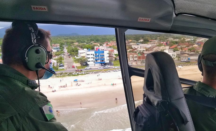 O que fazer quando um helicóptero pousa na praia? BPMOA orienta veranistas