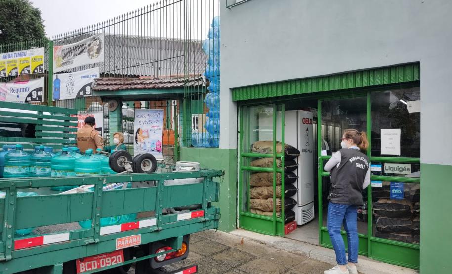 AIFU fiscaliza estabelecimentos e aplica autuações administrativas em Curitiba