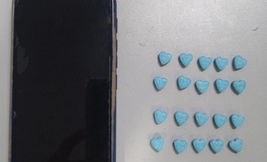 No Noroeste do estado, PM prende dois homens e apreende 194 pedras de crack e 20 comprimidos de ecstasy