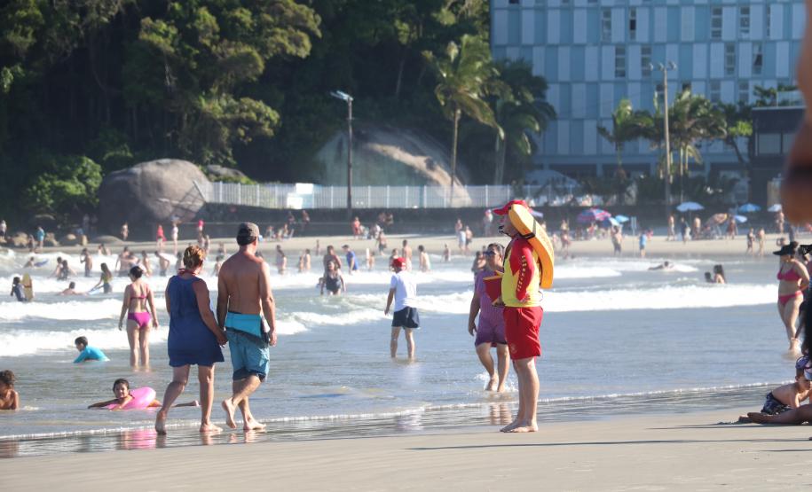 Paraná fecha 1º mês da temporada com redução nos casos de afogamento