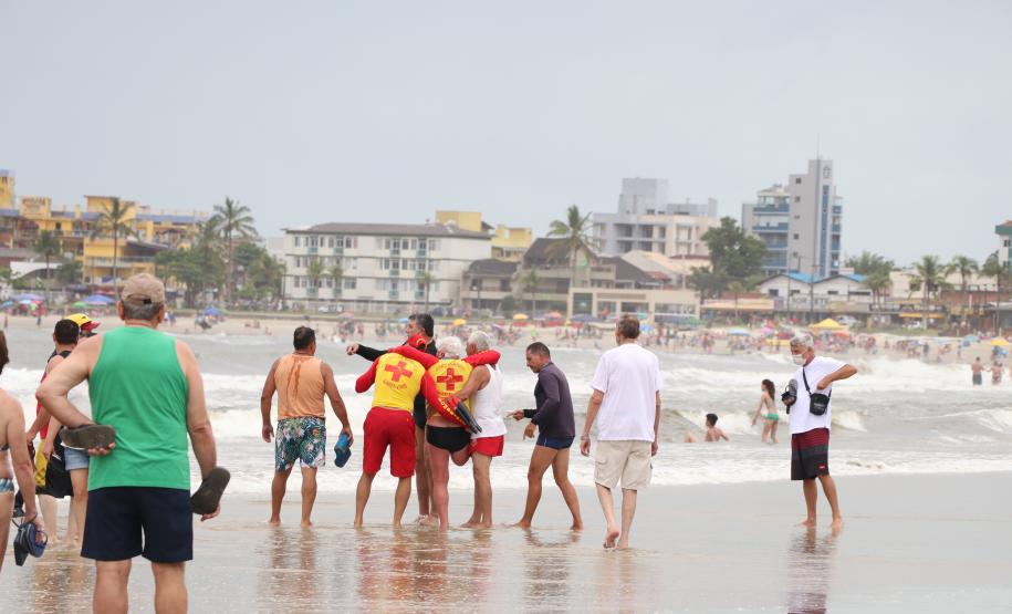 21ª edição da Travessia dos Veteranos do Corpo de Bombeiros celebra tradição em Guaratuba