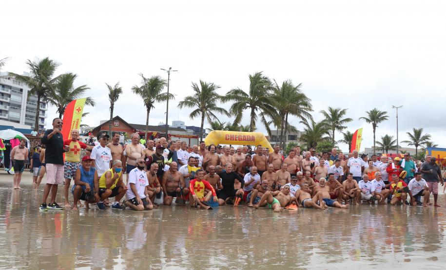 21ª edição da Travessia dos Veteranos do Corpo de Bombeiros celebra tradição em Guaratuba