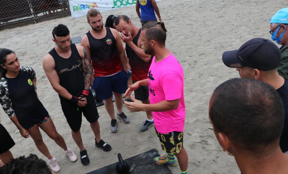 Desafio Cross Games estimula confraternização entre policiais militares e bombeiros nas areias de Caiobá