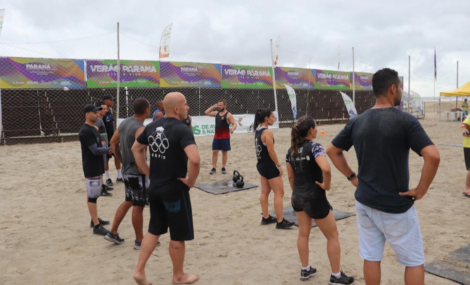 Desafio Cross Games estimula confraternização entre policiais militares e bombeiros nas areias de Caiobá