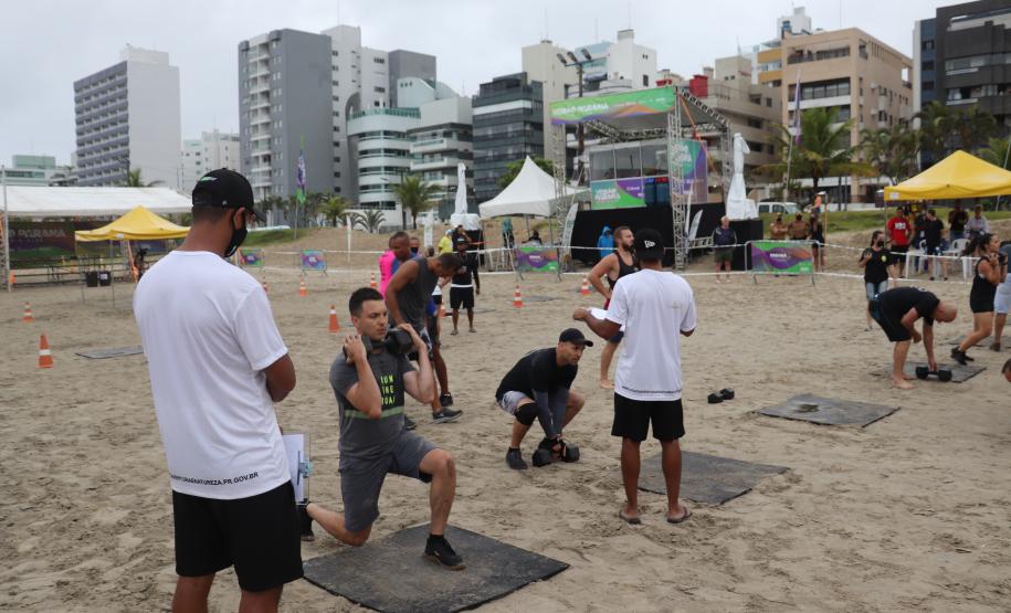 Desafio Cross Games estimula confraternização entre policiais militares e bombeiros nas areias de Caiobá