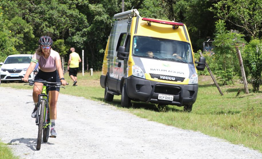 Mais de 200 ciclistas de todo Paraná participam junto com a PM de desafio de 27 quilômetros, no litoral