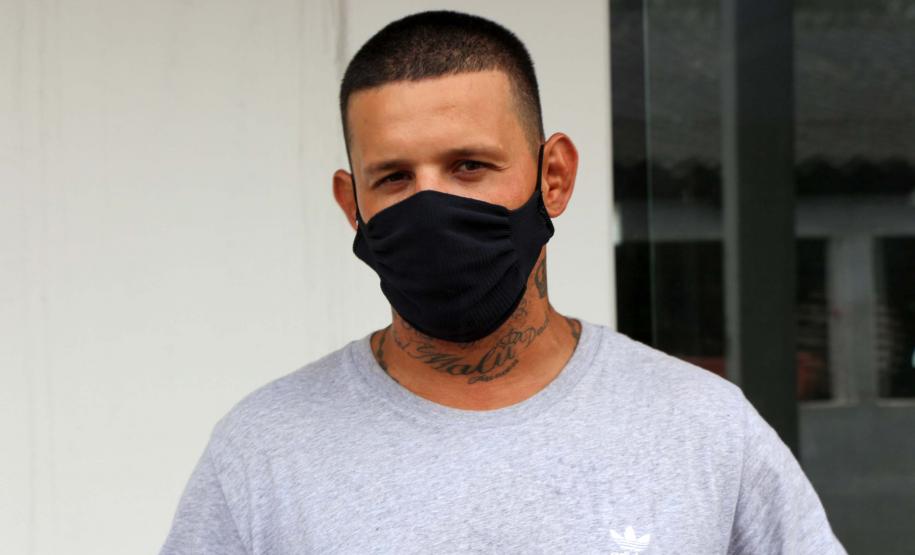 Polícia Militar doa alimentos para alunos de projeto social em Guaratuba